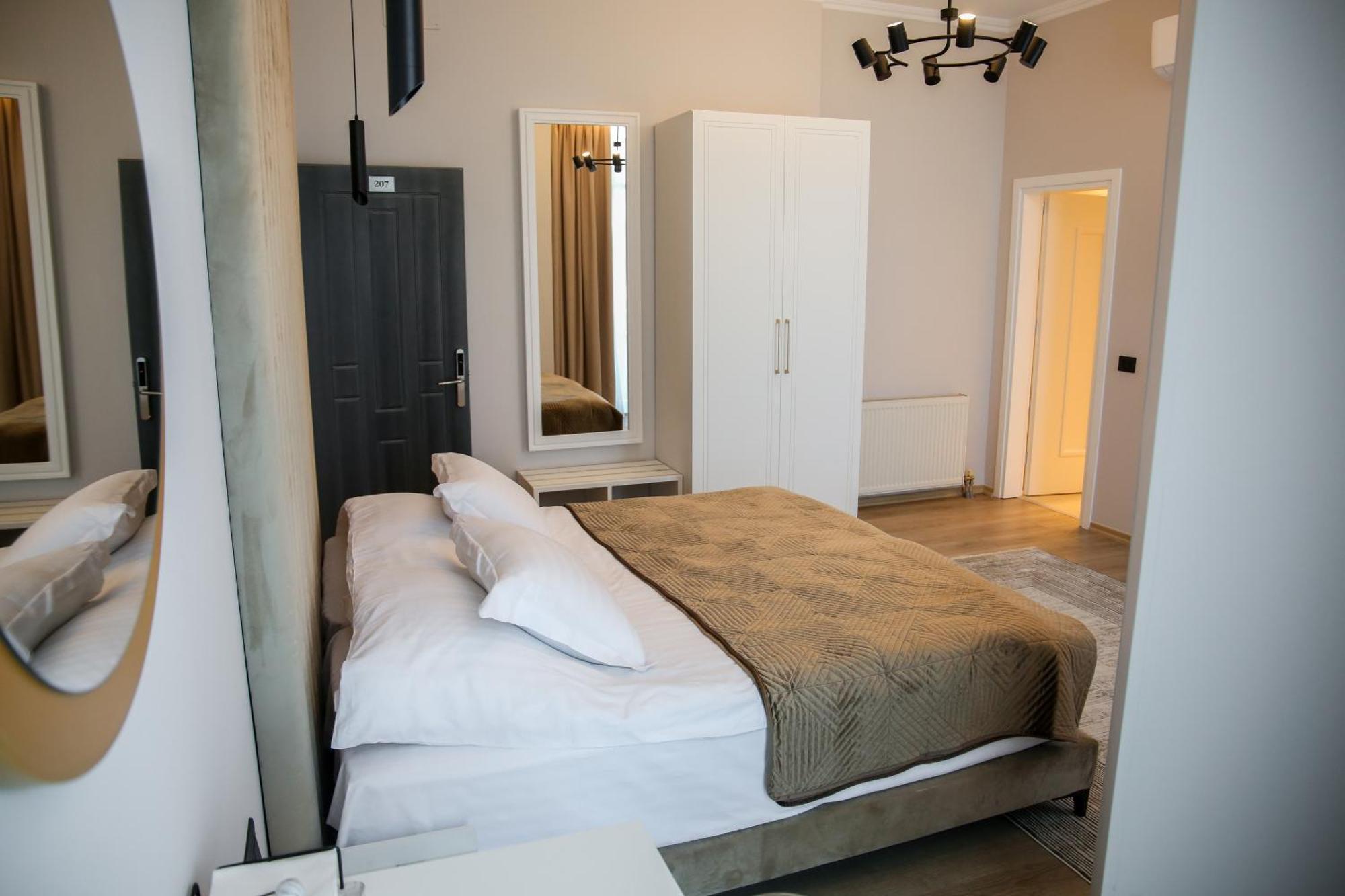Sky View Hotel Korcza Zewnętrze zdjęcie