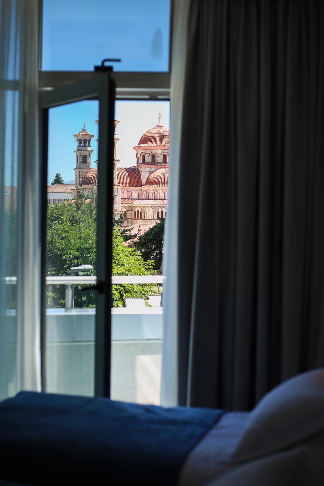 Sky View Hotel Korcza Zewnętrze zdjęcie